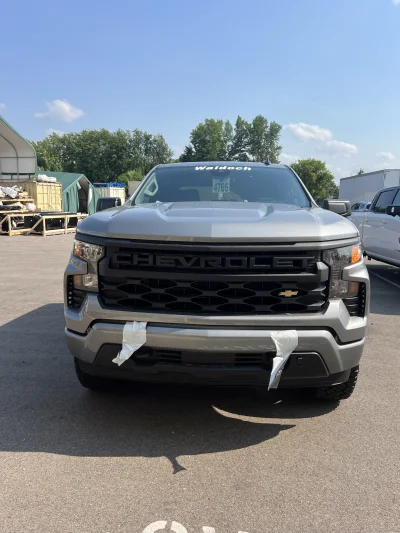 2026 CHEVY SILVERADO 1500 - LEVEL PACKAGE - STERLING GRAY (GXD) - 2026 CHEVY SILVERADO 1500 LEVEL - Image 2 of 21