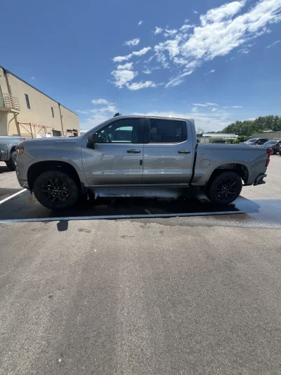 2026 CHEVY SILVERADO 1500 - LEVEL PACKAGE - STERLING GRAY (GXD) - 2026 CHEVY SILVERADO 1500 LEVEL - Image 2 of 15
