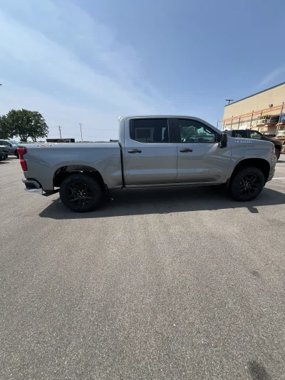 2026 CHEVY SILVERADO 1500 - LEVEL PACKAGE - STERLING GRAY (GXD) - 2026 CHEVY SILVERADO 1500 LEVEL - Image 5 of 15