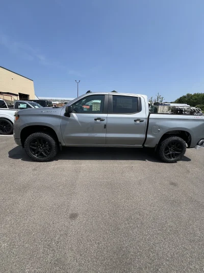 2026 CHEVY SILVERADO 1500 - LEVEL PACKAGE - STERLING GRAY (GXD) - 2026 CHEVY SILVERADO 1500 LEVEL - Image 4 of 15