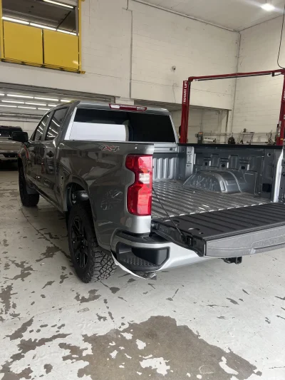 2026 CHEVY SILVERADO 1500 - LEVEL PACKAGE - STERLING GRAY (GXD) - 2026 CHEVY SILVERADO 1500 LEVEL - Image 10 of 15