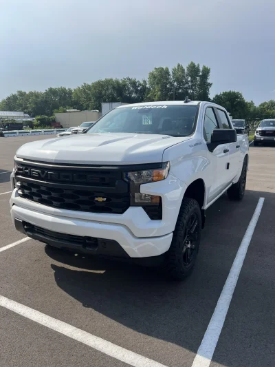 2026 CHEVY SILVERADO 1500 - LEVEL PACKAGE - SUMMIT WHITE (GAZ) - 2026 CHEVY SILVERADO 1500 LEVEL - Image 3 of 15