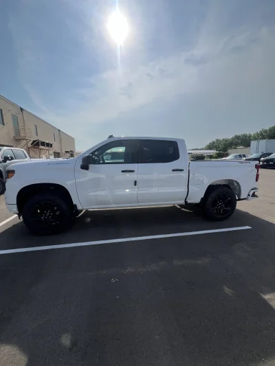 2026 CHEVY SILVERADO 1500 - LEVEL PACKAGE - SUMMIT WHITE (GAZ) - 2026 CHEVY SILVERADO 1500 LEVEL - Image 4 of 15