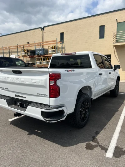 2026 CHEVY SILVERADO 1500 - LEVEL PACKAGE - STERLING GRAY (GXD) - 2026 CHEVY SILVERADO 1500 LEVEL - Image 13 of 15