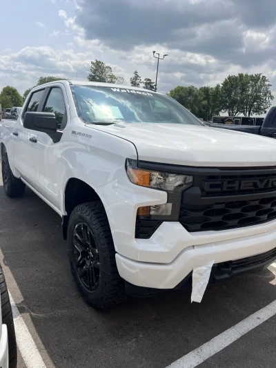 2026 CHEVY SILVERADO 1500 - LEVEL PACKAGE - STERLING GRAY (GXD) - 2026 CHEVY SILVERADO 1500 LEVEL - Image 2 of 15