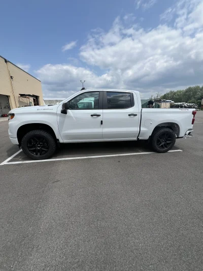 2026 CHEVY SILVERADO 1500 - LEVEL PACKAGE - STERLING GRAY (GXD) - 2026 CHEVY SILVERADO 1500 LEVEL - Image 1 of 15