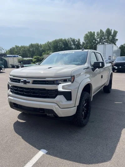 2026 CHEVY SILVERADO 1500 - LEVEL PACKAGE - WHITE SANDS (G42) - 2026 CHEVY SILVERADO 1500 LEVEL - Image 2 of 15