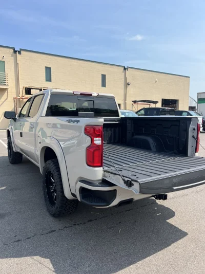 2026 CHEVY SILVERADO 1500 - LEVEL PACKAGE - WHITE SANDS (G42) - 2026 CHEVY SILVERADO 1500 LEVEL - Image 9 of 15