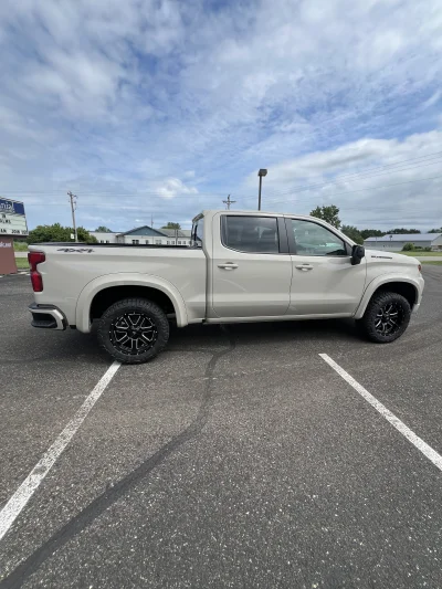 2026 CHEVY SILVERADO 1500 - LEVEL PACKAGE - WHITE SANDS (G42) - 2026 CHEVY SILVERADO 1500 LEVEL - Image 5 of 15