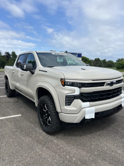 2026 CHEVY SILVERADO 1500 - LEVEL PACKAGE - WHITE SANDS (G42) - 2026 CHEVY SILVERADO 1500 LEVEL - Image 3 of 15