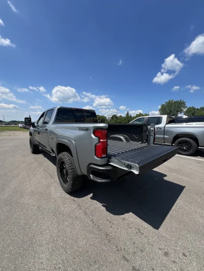 2026 CHEVY SILVERADO 2500 - LEVEL PACKAGE  - STERLING GRAY (GXD) - 2026 CHEVY SILVERADO 1500 LEVEL - Image 10 of 15
