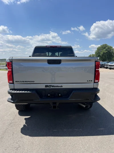 2026 CHEVY SILVERADO 2500 - LEVEL PACKAGE  - STERLING GRAY (GXD) - 2026 CHEVY SILVERADO 1500 LEVEL - Image 12 of 15