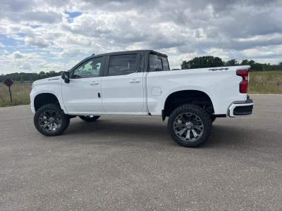 CUSTOM CHEVY SILVERADO LIFT PACKAGE BUILT BY WALDOCH - 2026 CHEVY SILVERADO 1500 LIFT - Image 15 of 18