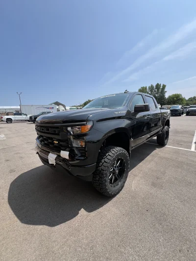 2026 CHEVY SILVERADO 1500 - BASIC PACKAGE - BLACK (GBA) - 2026 CHEVY SILVERADO 1500 LIFT - Image 3 of 15