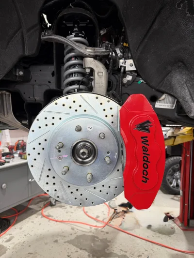 CUSTOM CHEVY 1500 WITH TUXEDO BLACK TOP M80X BY WALDOCH 2026 WHITE TRUCK - 2026 CHEVY SILVERADO 1500 M80X - Image 2 of 13