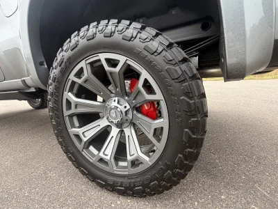 2026 CHEVY SILVERADO RAMPAGE STERLING GRAY WITH TUX TOP - 2026 CHEVY SILVERADO 1500 RAMPAGE - Image 6 of 10