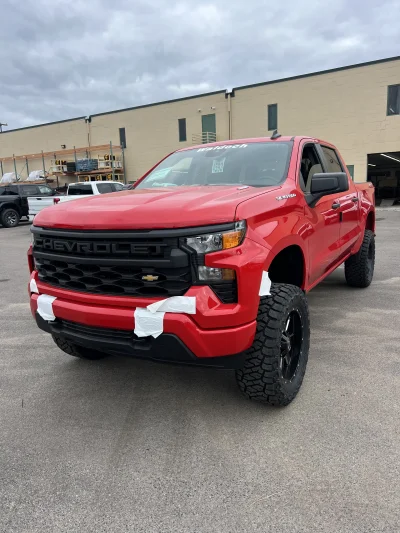 2026 CHEVY SILVERADO 1500 - LIFT PACKAGE - RED HOT (G7C) - 2026 CHEVY SILVERADO 1500 - Image 2 of 15