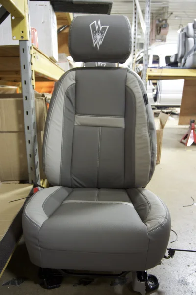 FRONT SEATS - 2014 CHEVY  CUSTOM - Image 5 of 27