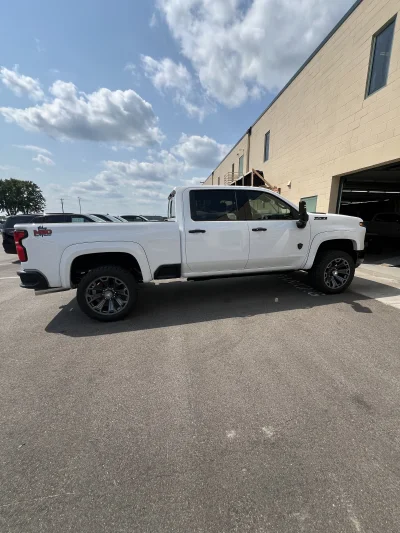 CUSTOM CHEVY 2500 WALDOCH BUILT M80X PACKAGE - 2026 CHEVY SILVERADO 2500 M80X - Image 13 of 16