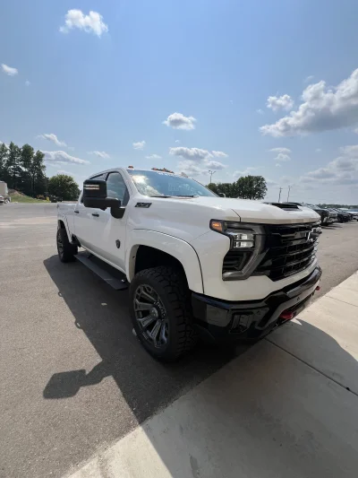 CUSTOM CHEVY 2500 WALDOCH BUILT M80X PACKAGE - 2026 CHEVY SILVERADO 2500 M80X - Image 2 of 16