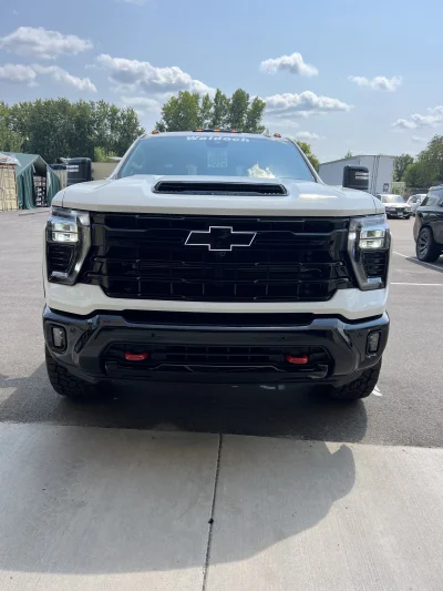 CUSTOM CHEVY 2500 WALDOCH BUILT M80X PACKAGE - 2026 CHEVY SILVERADO 2500 M80X - Image 3 of 16
