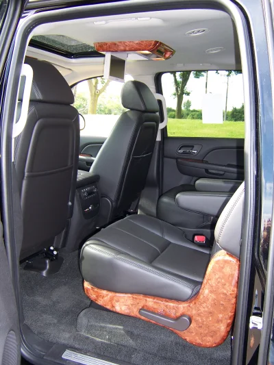 INTERIOR CHEVY SUV - 2020 CHEVY  CUSTOM - Image 4 of 6