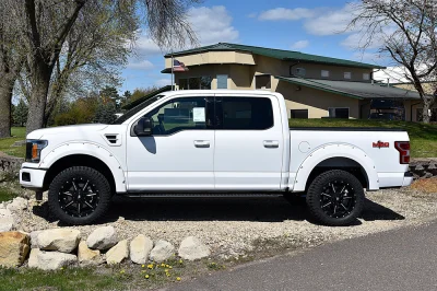OXFORD WHITE 2 - 2020 FORD F-150 LEVEL - Image 2 of 14