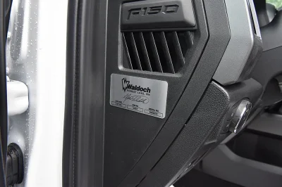 OXFORD WHITE 3 - 2020 FORD F-150 M80 - Image 9 of 10