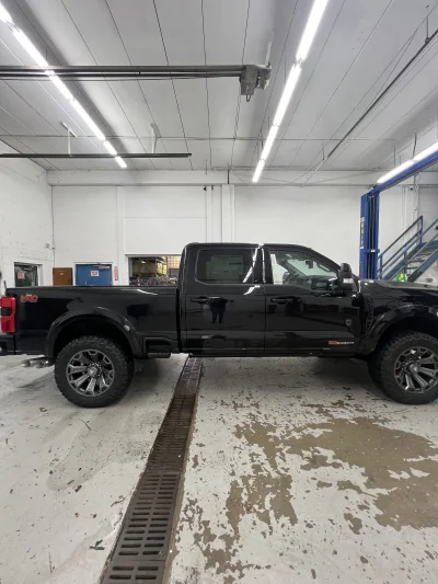2026 FORD F250 - M80X PACKAGE - AGATE BLACK (UM) - 2026 FORD F-250 LEVEL - Image 4 of 14