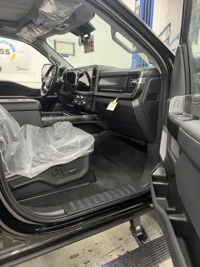 2026 FORD F250 - M80X PACKAGE - AGATE BLACK (UM) - 2026 FORD F-250 LEVEL - Image 8 of 14