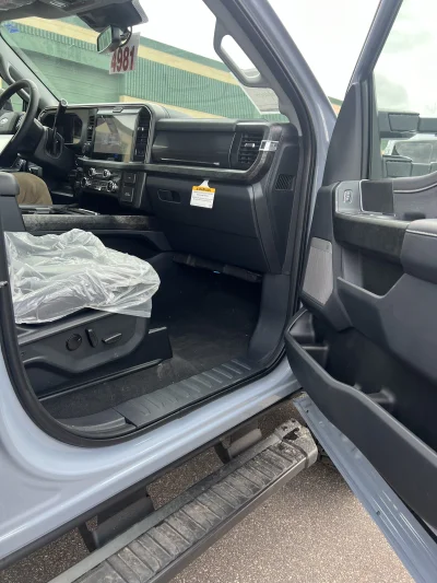 2026 FORD F250 LARIET - M80 PACKAGE - GLACIER GRAY (R7) - 2026 FORD F-250 M80 - Image 6 of 15