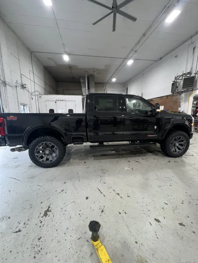 2026 FORD F250 LARIAT - M80X  PACKAGE - AGATE BLACK (UM) - 2026 FORD F-250 M80X - Image 13 of 15