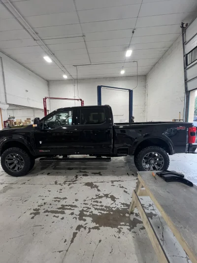 2026 FORD F250 LARIAT - M80X  PACKAGE - AGATE BLACK (UM) - 2026 FORD F-250 M80X - Image 4 of 15