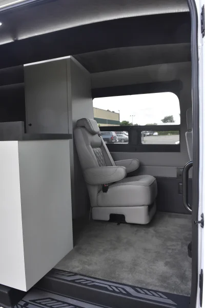 CUSTOM RV CAMPER ON FORD TRANSIT 148 MEDIUM ROOF CONVERSION TRAVEL VAN WALDOCH - 2020 FORD TRANSIT CAMPER - Image 11 of 31