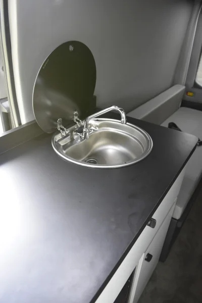 CUSTOM RV CAMPER ON FORD TRANSIT 148 MEDIUM ROOF CONVERSION TRAVEL VAN WALDOCH - 2020 FORD TRANSIT CAMPER - Image 18 of 31