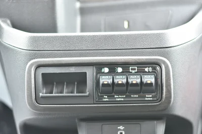 MAGNETIC 5 - 2020 FORD TRANSIT GALAXY - Image 14 of 17