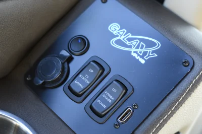 RACE RED 3 - 2020 FORD TRANSIT GALAXY - Image 8 of 9