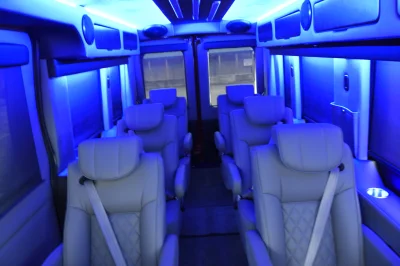 RACE RED 4 - 2020 FORD TRANSIT GALAXY - Image 7 of 20