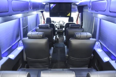 RACE RED 5 - 2020 FORD TRANSIT GALAXY - Image 9 of 18