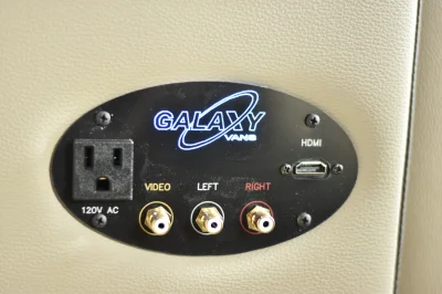 WHITE GOLD - 2020 FORD TRANSIT GALAXY - Image 19 of 20