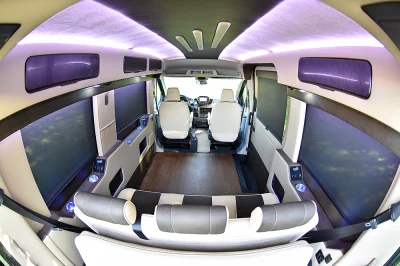 BLUE JEANS MOBILITY - 2020 FORD TRANSIT GALAXY - Image 9 of 12