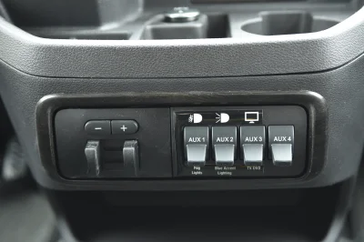 INGOT SILVER 1 - 2020 FORD TRANSIT LANDMARK - Image 8 of 13