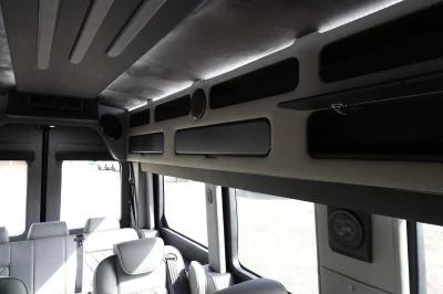 BLACK SHADOW 2 - 2020 FORD TRANSIT LIMO - Image 15 of 44