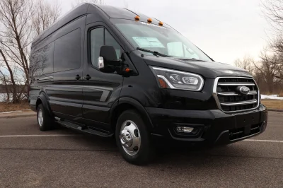 BLACK SHADOW 2 - 2020 FORD TRANSIT LIMO - Image 40 of 44