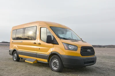 FORD TRANSIT 148 MEDIUM ROOF YELLOW SCHOOL SHUTTLE MOBILITY VAN ADA FACTORY BY WALDOCH - 2020 FORD TRANSIT MOBILITY - Image 2 of 11