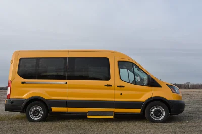 FORD TRANSIT 148 MEDIUM ROOF YELLOW SCHOOL SHUTTLE MOBILITY VAN ADA FACTORY BY WALDOCH - 2020 FORD TRANSIT MOBILITY - Image 3 of 11