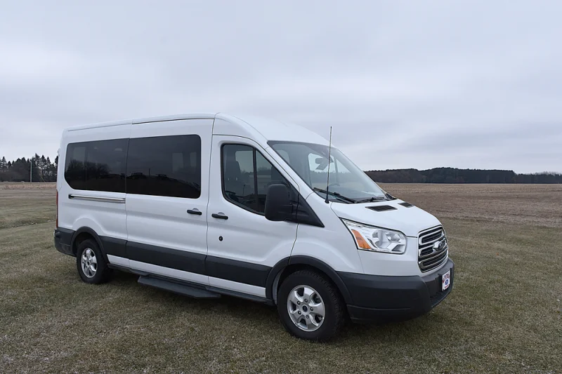 OXFORD WHITE V by Waldoch Crafts