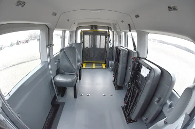 OXFORD WHITE IV - 2020 FORD TRANSIT MOBILITY - Image 4 of 11