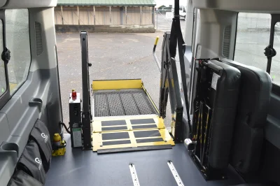 FORD TRANSIT 148 EL WHITE MOBILITY FLEET VAN PASSENGER ADA - 2020 FORD TRANSIT MOBILITY - Image 13 of 28