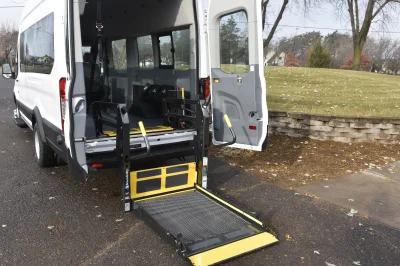 FORD TRANSIT 148 EL WHITE MOBILITY FLEET VAN PASSENGER ADA - 2020 FORD TRANSIT MOBILITY - Image 19 of 28